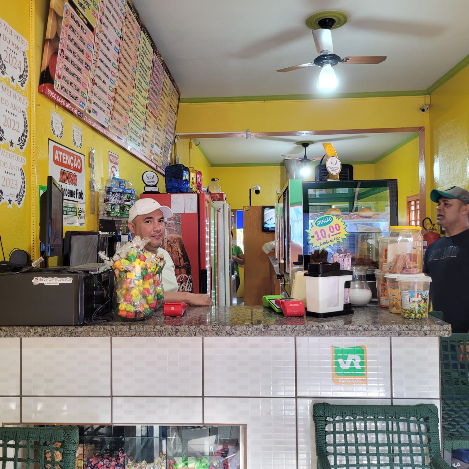  Casa de Suco e Cachorro Quente Central